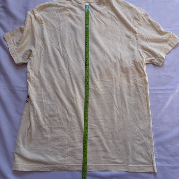 Guess Men's Light Yellow Graphic Tee - Picture 5 of 5